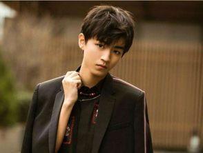 爱豆吃瓜娱乐酱王俊凯,从偶像到瓜界新贵,揭秘爱豆吃瓜娱乐酱的养成之路